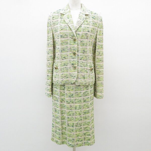 麻混で柔らかさもプラスできる セントジョンのスカートスーツを買取しました