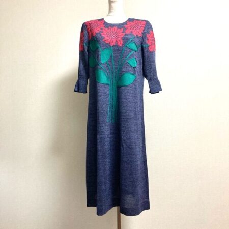 元気いっぱいのひまわり柄！斉藤都世子のワンピースを買取しました