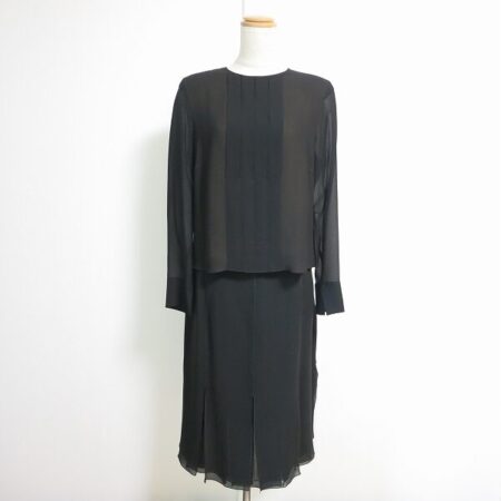 【アクリス】1着は持っていたい！スカートスーツ シルク素材が嬉しいアイテムです