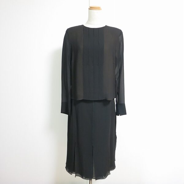 【アクリス】1着は持っていたい！スカートスーツ シルク素材が嬉しいアイテムです