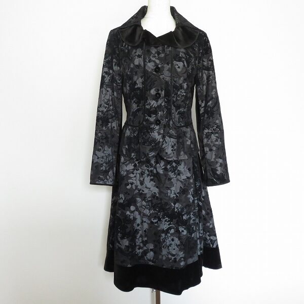 コーザノストラのスカートスーツを買取しました！刺繍が粋です