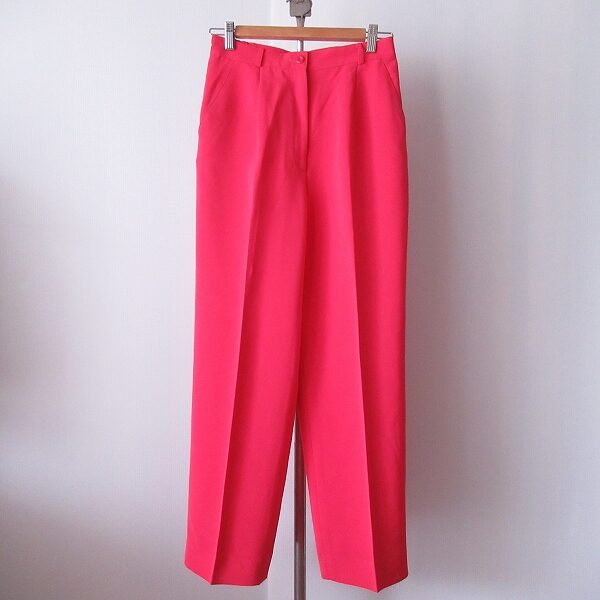 輝かしいピンク×センタープレスが嬉しい レオナールのパンツを買取しました