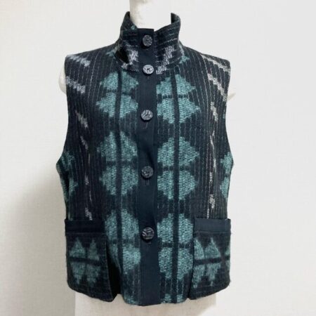 イークラットのベストを買取しました！黒×緑×白のハーモニーが素敵