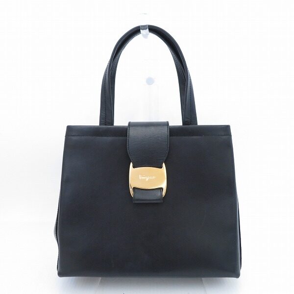 ミニマムでコンパクトさがいい!フェラガモのハンドバッグを買取しました