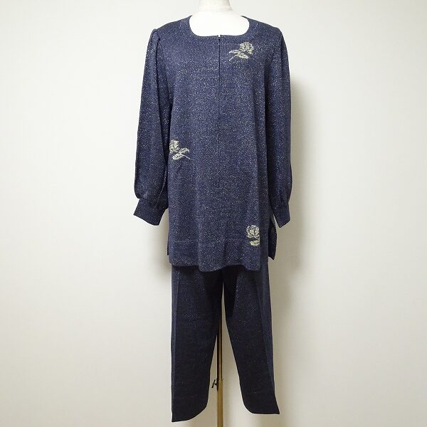 斉藤都世子のセットアップをお買取!紺とラメのバランスが優雅