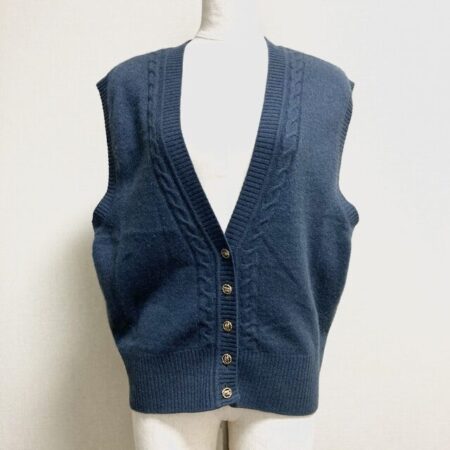 単純なデザインがおしゃれ！レリアンのベストを買取しました