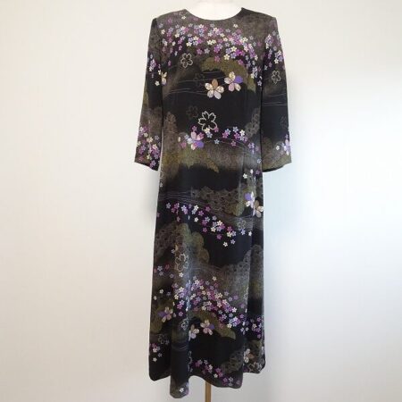 詩仙堂のワンピースを買取しました！心安らぐ桜