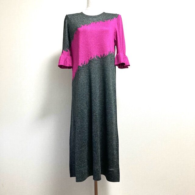 斉藤都世子のワンピースを買取しました!黒とピンクの綺麗さがマッチ