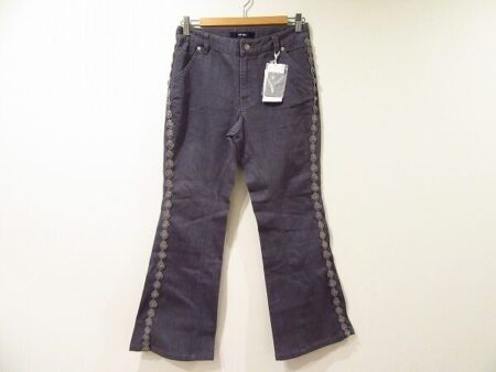 ピンクハウスのジーンズを買取しました！花モチーフで可愛らしさも