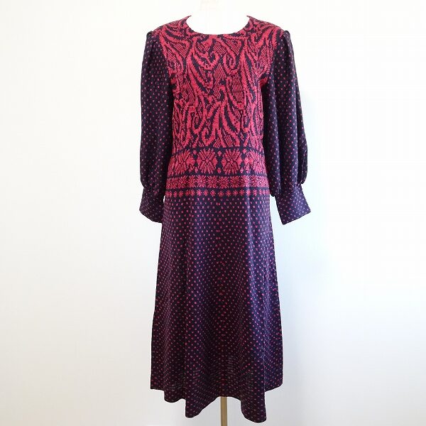 色合いも謎めいている斉藤都世子のワンピースを買取しました