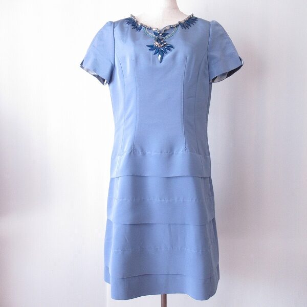 伊太利屋のワンピースを買取しました!ビジューと水色の美しさに目がいく