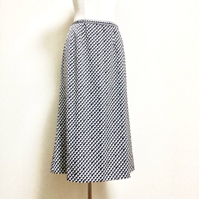 レリアンのスカートを出張買取ご利用のお客様より買取しました