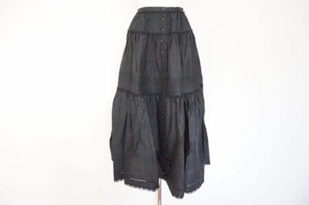 ピンクハウスの美品 黒スカートを出張買取しました！