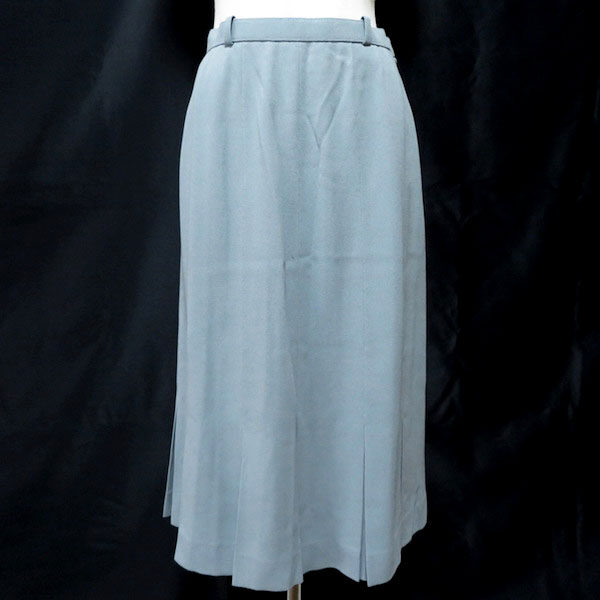 レリアンのスカートを買取しました!水色とプリーツで清潔感ゲット