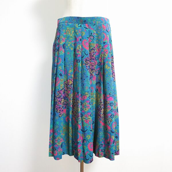 縮緬素材でお馴染み｜三年坂のプリーツスカートを買取しました