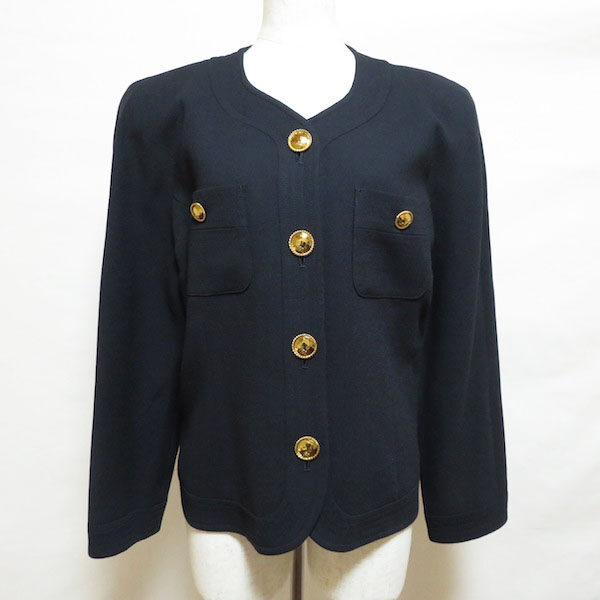 レリアンのジャケットを買取しました!紺と金ボタンの組み合わせがいい