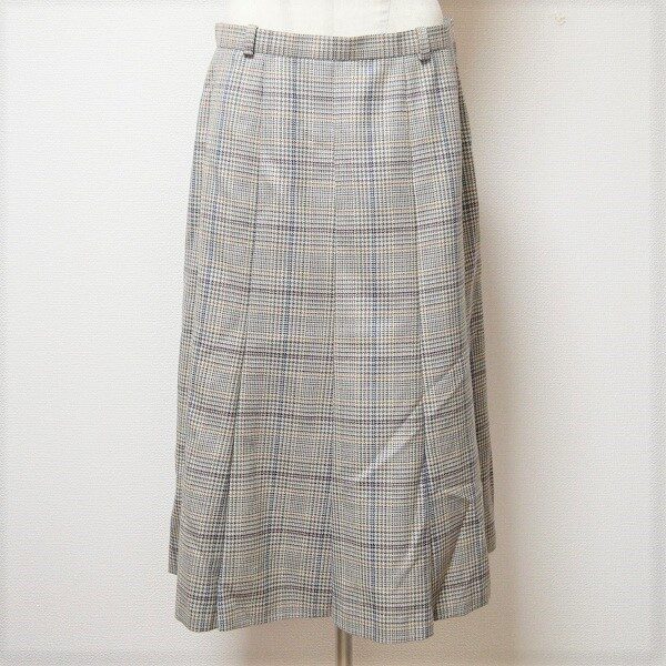 グレー×フレアでちょうどいいチェック感 レリアンのスカートを買取しました