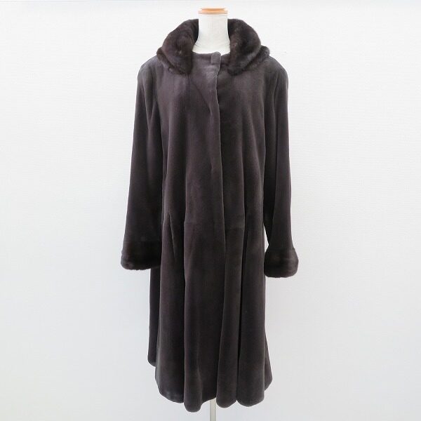 エンバの毛皮コートを出張買取ご利用のお客様より買取しました