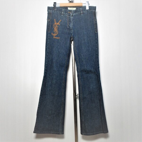 イヴサンローランのジーンズを買取しました！柔らかめのロゴが素敵
