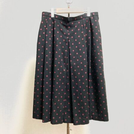 レリアンのスカートを買取しました！黒×赤ドットが可愛い