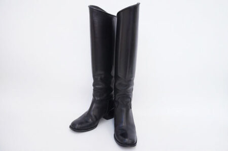 シャネルのロングブーツを出張買取ご利用のお客様より買取しました