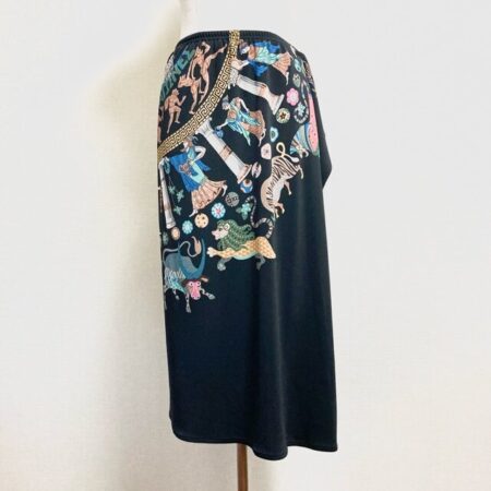 個性的な柄が素敵なトクコのスカートを買取しました