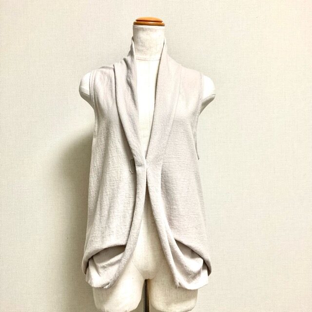 ヨーガンレールのベストを出張買取ご利用のお客様より買取しました