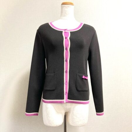 ピンクの色味がアクセントに ハナエモリのカーディガンを買取しました
