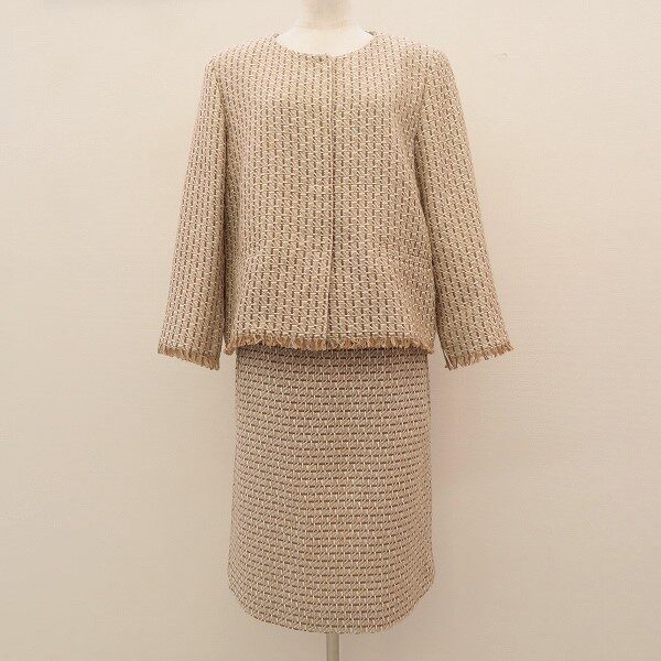 【お買取】フリンジとベージュの相性が最高なマックスマーラのスカートスーツ