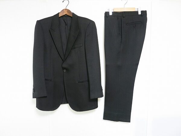 エンポリオアルマーニのシングルスーツを買取しました