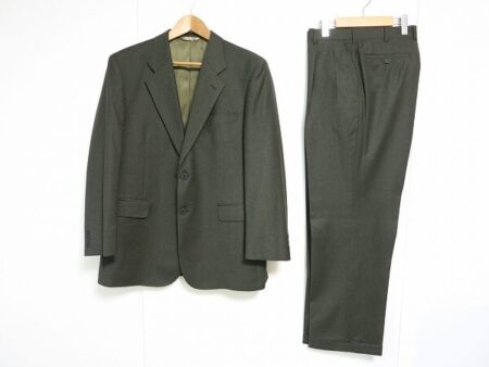 温かさも期待できる ピエールカルダンのシングルスーツを買取しました