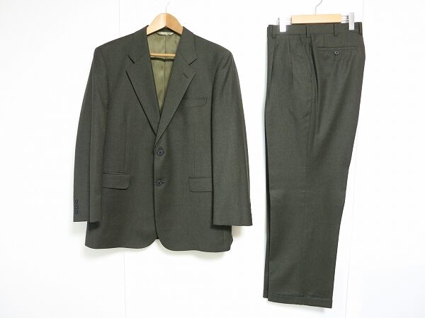 温かさも期待できる ピエールカルダンのシングルスーツを買取しました