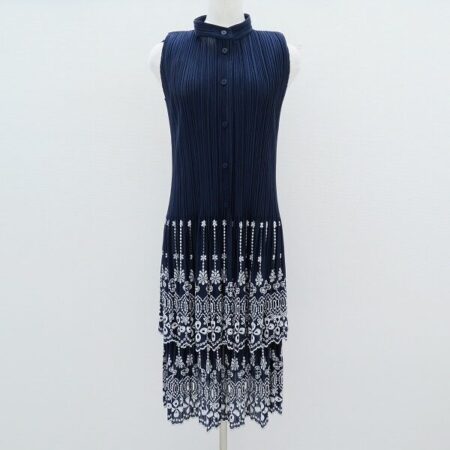 シャンデリアの様なスカートが綺麗 プリーツプリーズのセットアップを買取しました