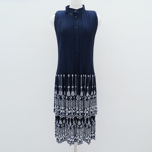 シャンデリアの様なスカートが綺麗 プリーツプリーズのセットアップを買取しました