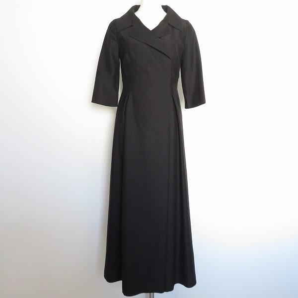 言うことなしの綺麗めデザイン シビラのワンピースを買取しました