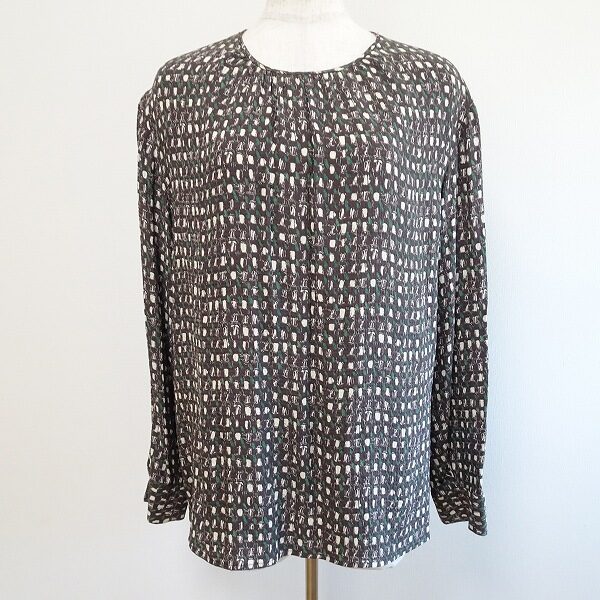 シワ加工でアイロンがけも不要!ヘルノのカットソーを買取しました