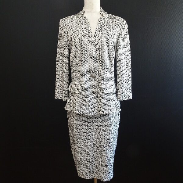 セントジョンのスカートスーツを買取しました