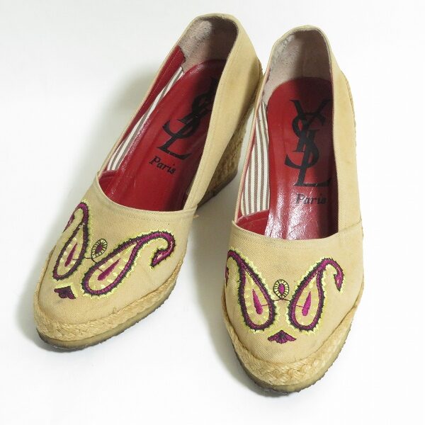 足元も気を抜かず豪華に｜イヴサンローランのパンプスを買取しました