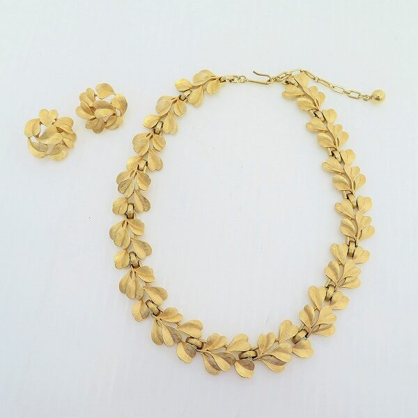 【お買取】リーフ×ゴールドが可愛い｜トリファリのネックレスとイヤリングのセット