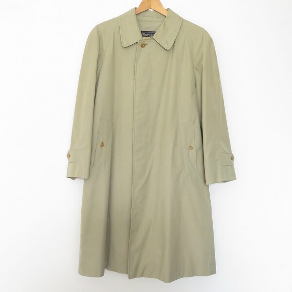 カーキのシックさがポイント バーバリーのコートを買取しました