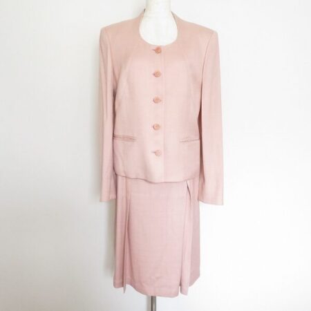 心和ませてくれる！ジュンアシダのスカートスーツを買取しました