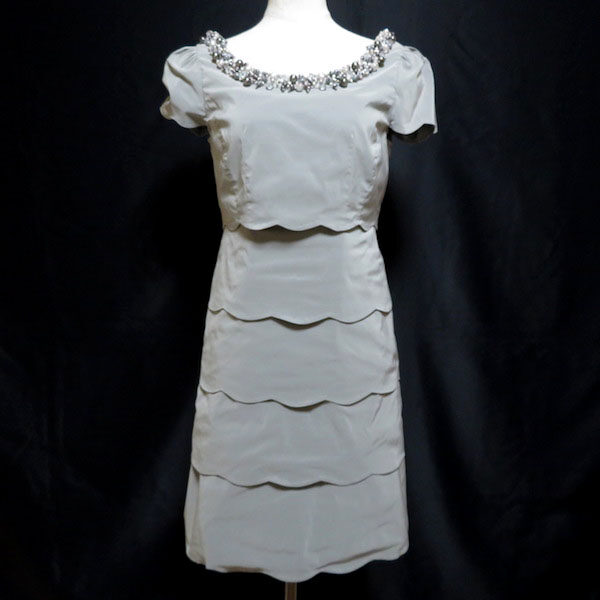 ビーズとグレーの相性最高｜伊太利屋のワンピースを買取しました