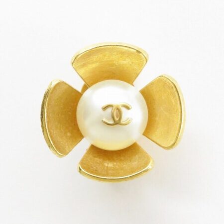 シャネルのイヤリングを買取しました！お花のような美しさ