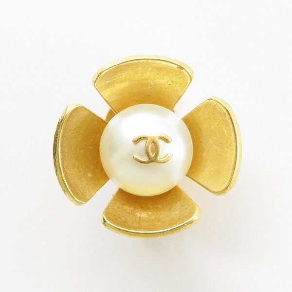 シャネルのイヤリングを買取しました！お花のような美しさ