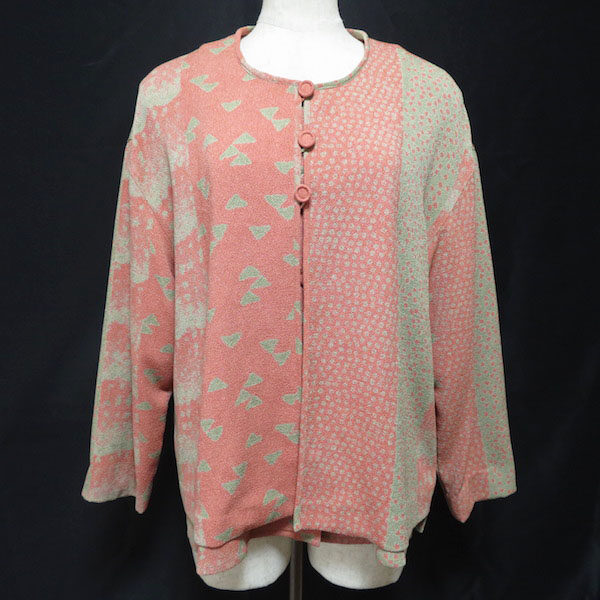 女性の信頼が高いピンク×ベージュ｜三年坂のアンサンブルを買取しました