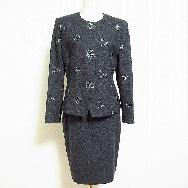 【アクリス】雪の結晶柄がおしゃれなセットアップを買取しました