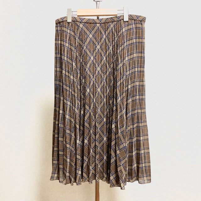 レリアンのスカートを買取しました!繊細なチェックに注目