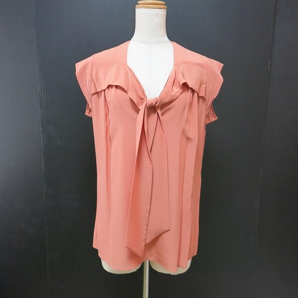 グッチのシルクブラウスを買取しました！サーモンピンクが綺麗