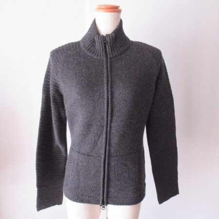 チャコールグレーが嬉しい レリアンのニットを買取しました