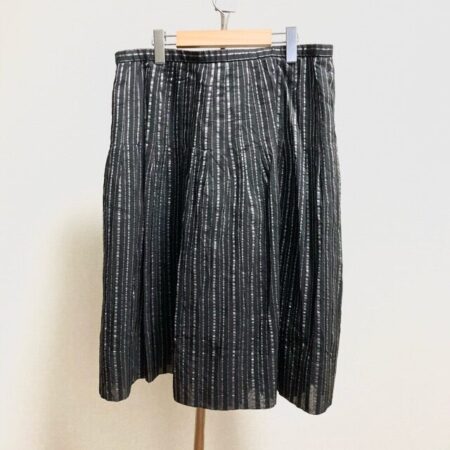 レリアンのスカートを出張買取ご活用のお客様より買取しました